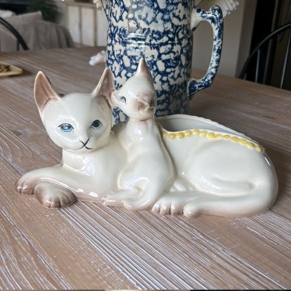 Vintage Hull Pottery Siamese Momma Cat & Kitten Planter USA